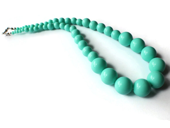 16 Inch Turquoise Blue Bead Necklace Graduated Bead Necklace Vintage Necklace Uncirculated New Old Stock Beads Smileyboy