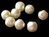 8 20mm White Round Nugget Pearl Beads Vintage Cultura Pearls Made in Japan Faux Plastic Pearl Bead Jewelry Making Beads for Stringing