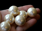 6 22mm White Round Pearl Beads Vintage Cultura Pearls Made in Japan Faux Plastic Pearl Bead Jewelry Making Beads for Stringing