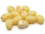 12 20mm Yellow Spotted Stone Look Nugget Beads Vintage Lucite Beads New Old Stock Beads Jewelry Making Beading Supplies Loose Beads