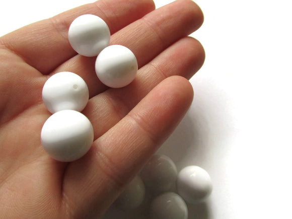 White Lucite Beads Vintage Lucite Beads 14mm Round Beads Seamless Beads Loose Beads Jewelry Beads Lightweight Beads Ball Beads