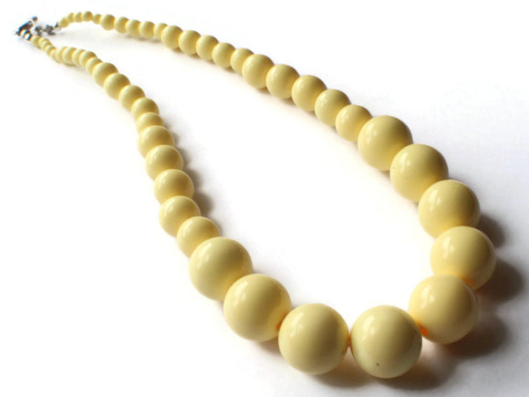16 Inch Yellow Bead Necklace Graduated Bead Necklace Vintage Necklace Uncirculated New Old Stock Beads Smileyboy