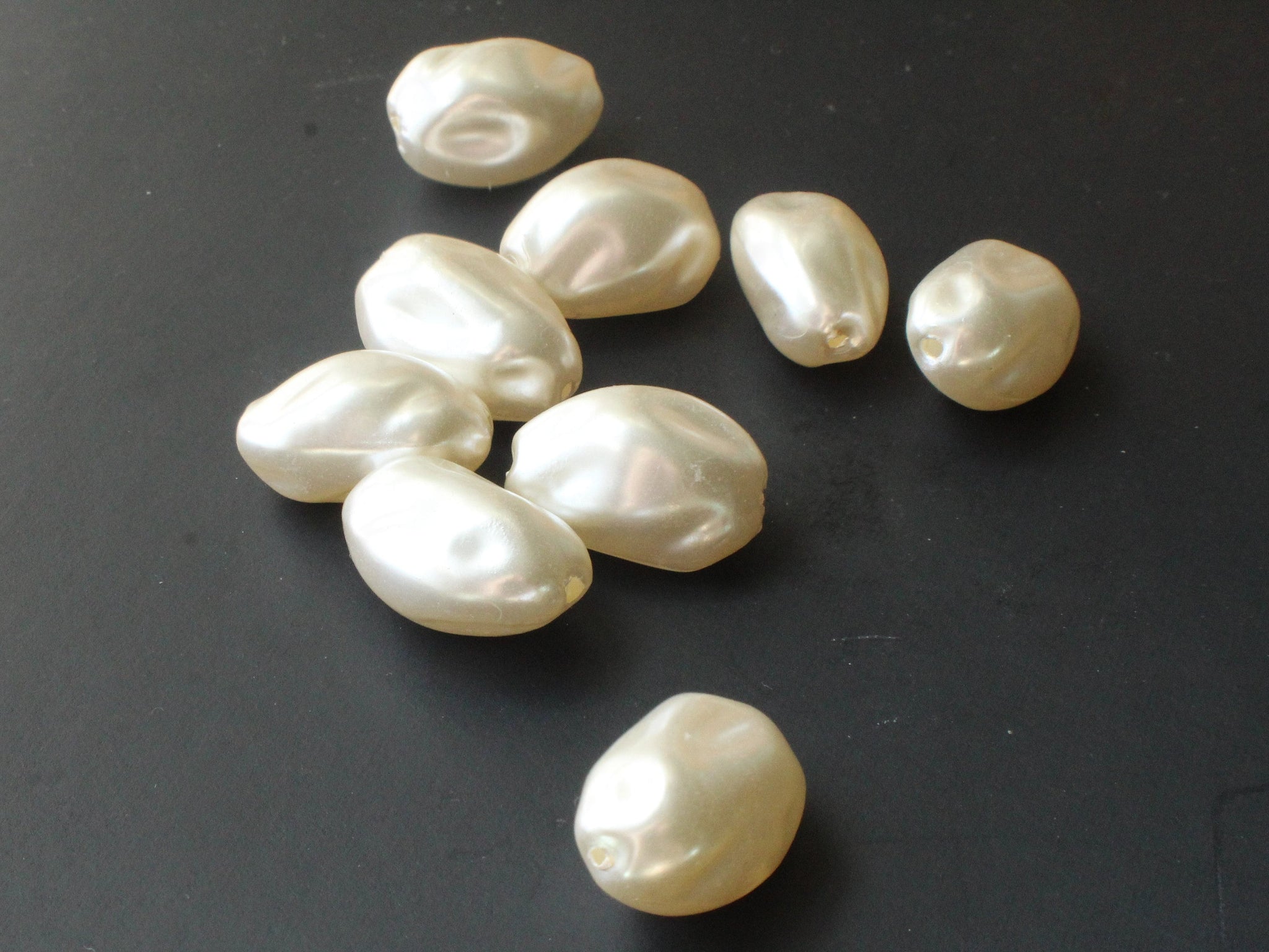 TOAOB 1100pcs Pearl Beads for Jewelry Making 5mm Plastic Pearl