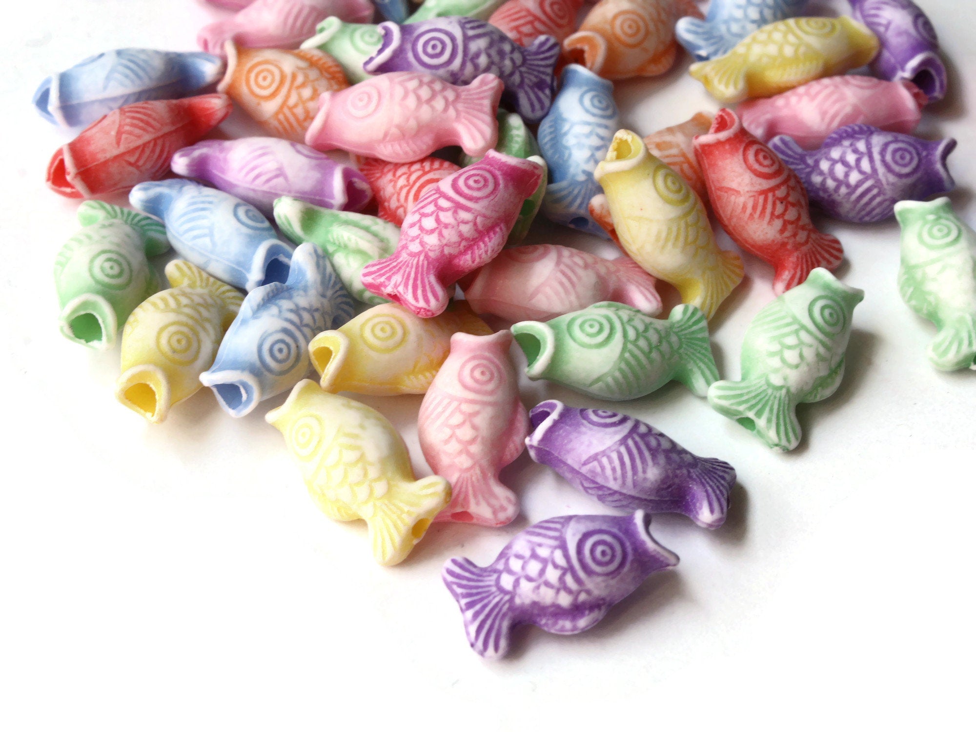 50 17mm Mixed Colors Fish Plastic Beads Loose Miniature Animal Beads –  Smileyboy Beads