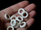 20 15mm White Ring Beads Vintage Plastic Links Jewelry Making Beading Supplies Loose Beads Large Hole Donut Beads Spacer Beads