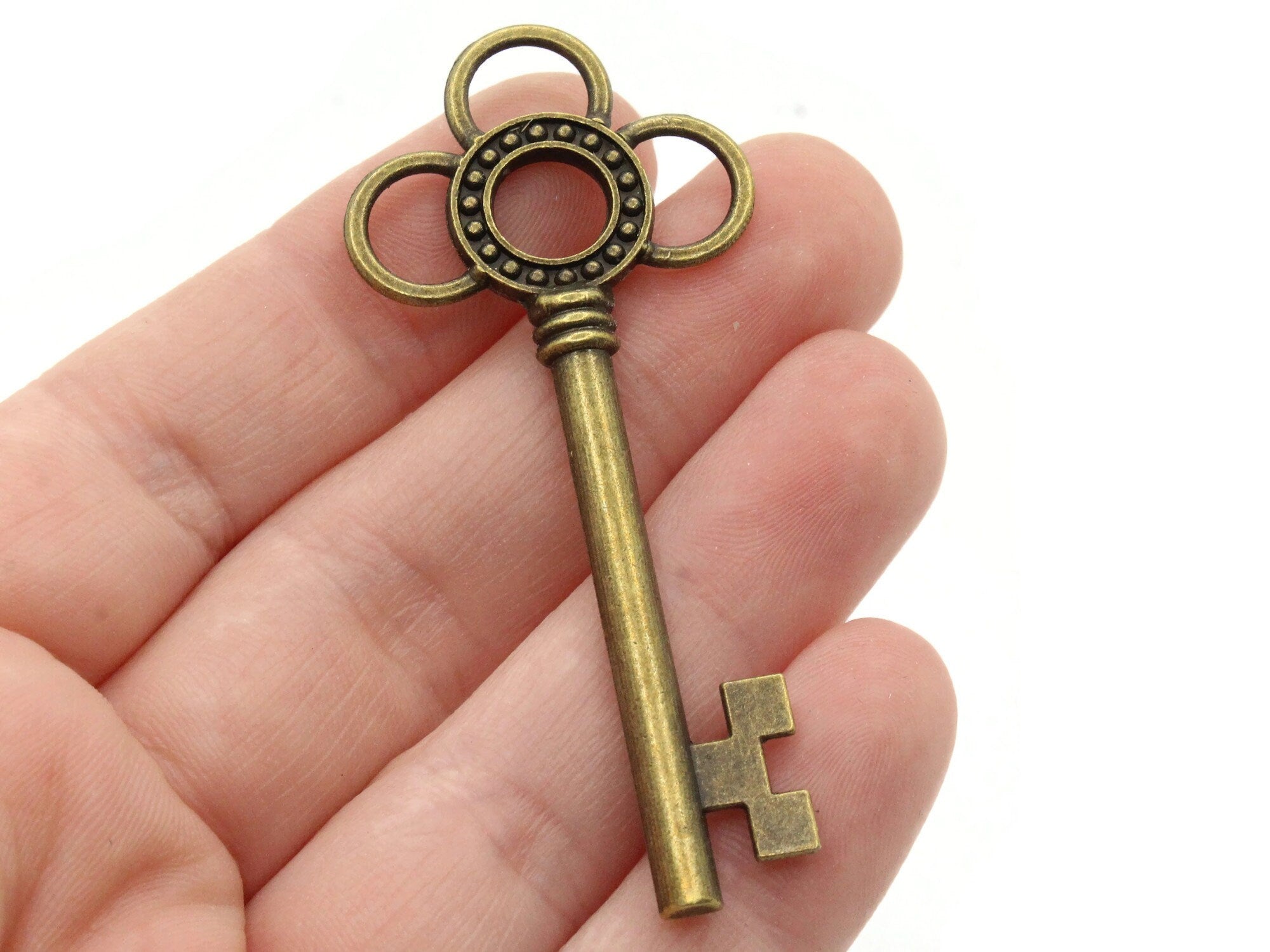 Heart Keys Antiqued Bronze Key Pendants Key Charms Bronze Skeleton Keys fashion WHOLESALE Keys Bulk Skeleton Keys Bronze Pendants 300pcs PREORDER