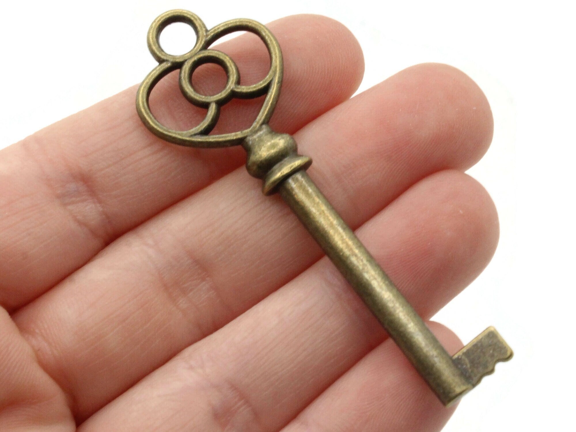 Heart Keys Antiqued Bronze Key Pendants Key Charms hot Bronze Skeleton Keys WHOLESALE Keys Bulk Skeleton Keys Bronze Pendants 300pcs PREORDER